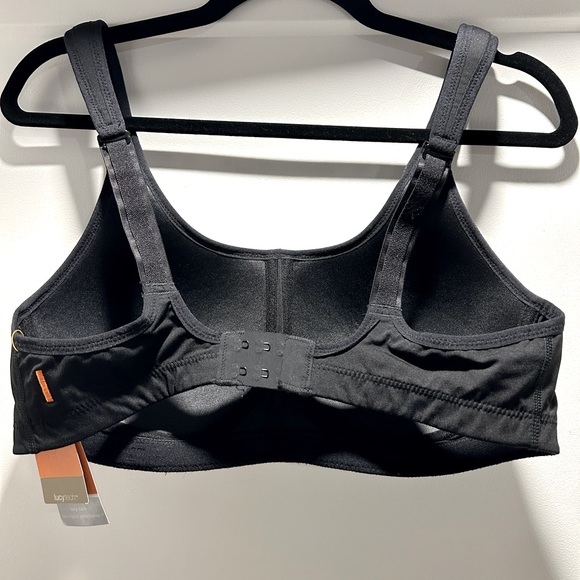 Lucy - Sportsbra 38 D. - Picture 2 of 4